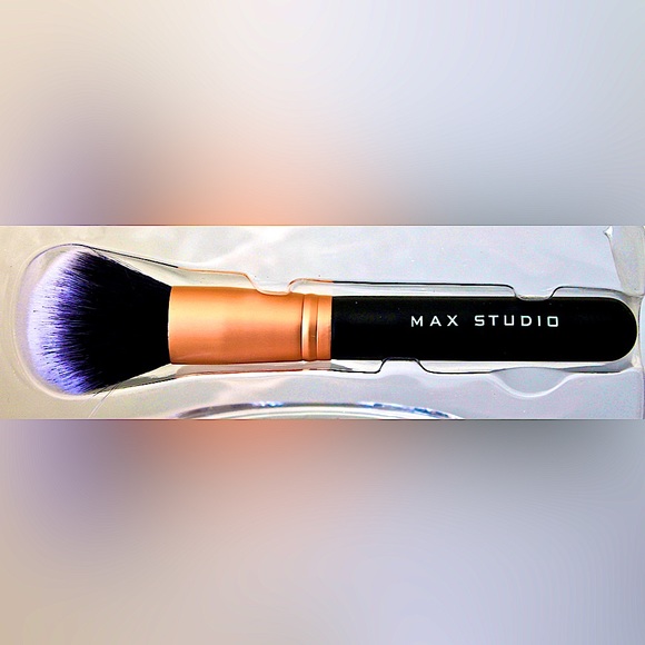 MAX STUDIO "ULTIMATE POWDER BRUSH" NEW BRONZER SOFT - Picture 2 of 6